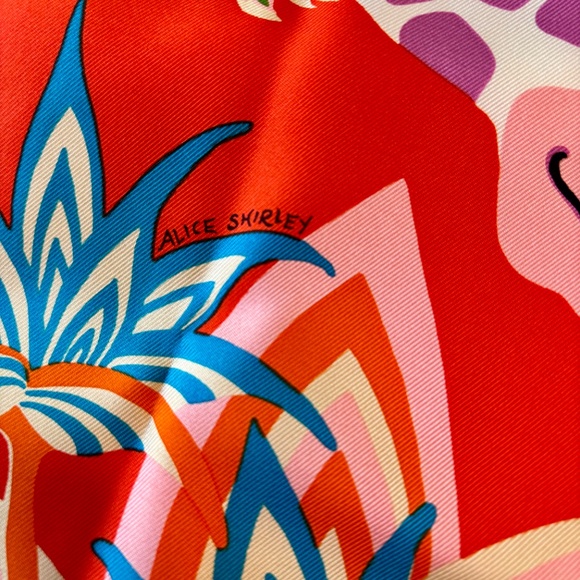 Hermes Alice Shiley "Three Graces" 90cm Scarf - Brand New, with Tags - Picture 10 of 10